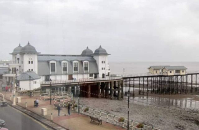 Spacious 3-Bedroom Apartment Penarth Sea Front