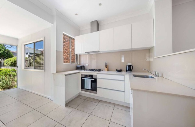 2BR Vintage Charm, Modern Comfort at Clovelly
