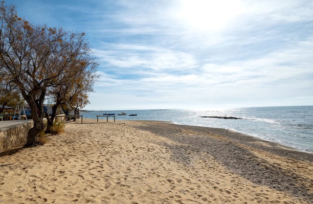 Apartment 'Casa Vacanze Le Barche Due' with Private Terrace and Air Conditioning