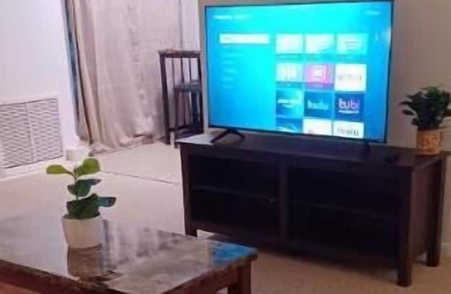 Beautiful studio apartment in a secure executive building near 2 major hospitals