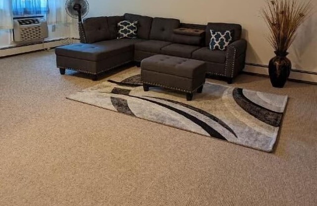 Studio apartment in a secure executive building near 2 major hospitals and beach