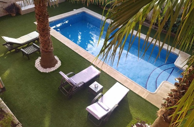 Chalet con Piscina y Barbacoa con Buena Ubicación .ideal Para Familias y Amigos