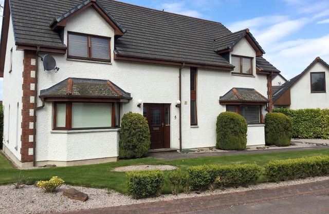 5 bedroom accommodation in Inverness