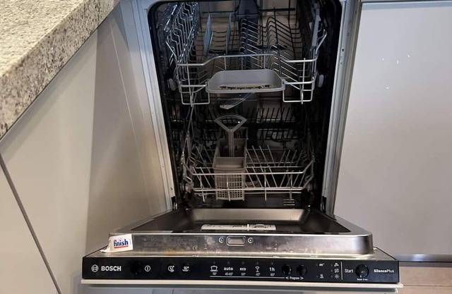 Eden Apartment: 2BR,Modern and Family friendly