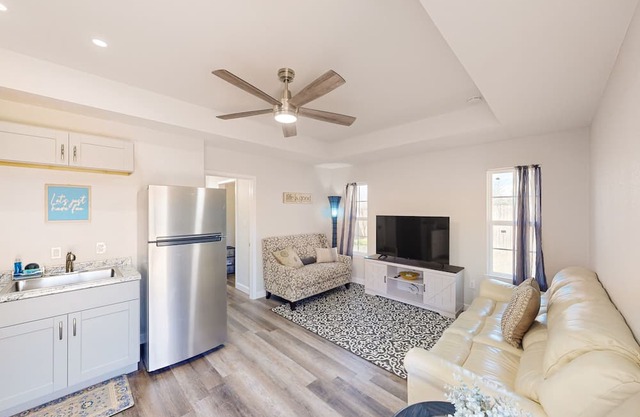 Modern guesthouse with great location near downtown