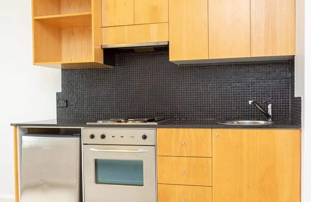 Entire Studio Apartment in the Heart of Sydney - Perfect for Extended Stays!