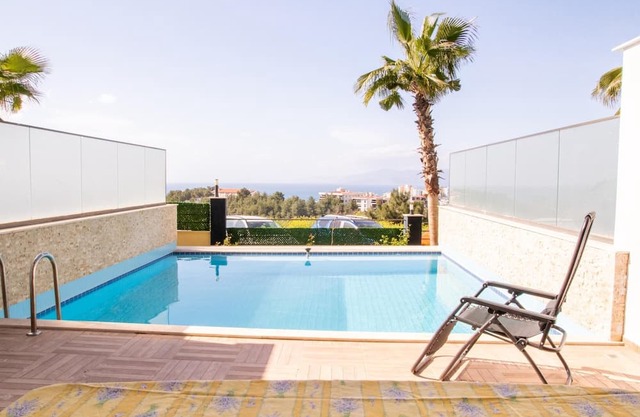 Spacious Flat with Pool in Kusadasi