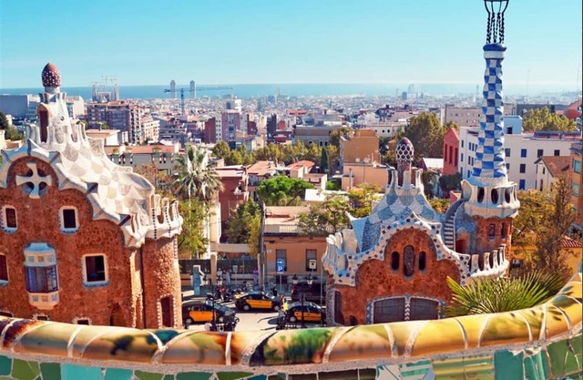 Encantadora Residencia Junto a Park Güell: ¡Tu Hogar en Barcelona te Espera!