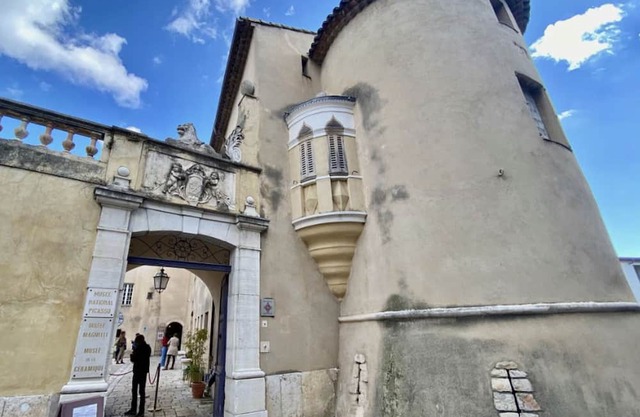 Bel Appartement, Centre Culturel