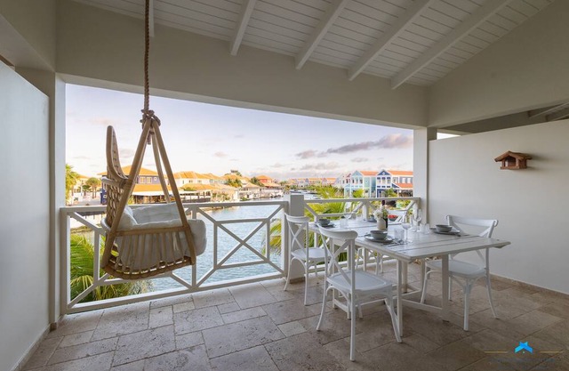 2Bedroom apartment in Boutique resort with Marina View