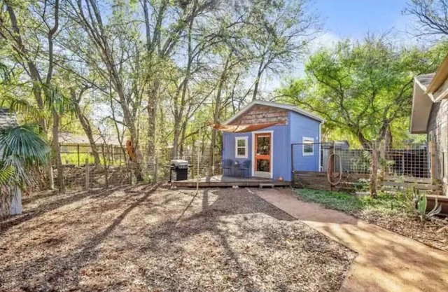 Cute St. Elmo Home-Modern Oasis