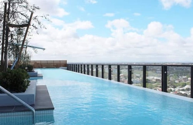 Luxurious Flemington with Stunning Racecourse View