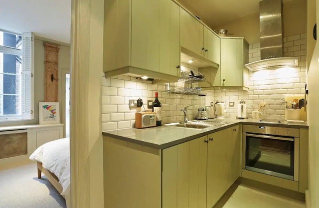 Charming One Bedroom Flat located in Covent Garden, Central London.