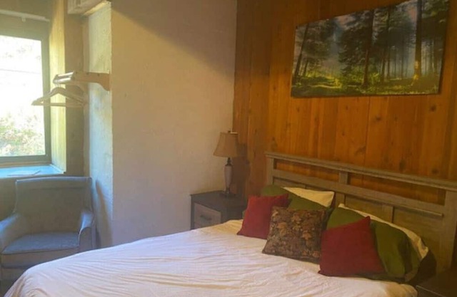 North Facing Room #11