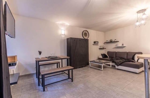 Studio Rue Grenier Riom Avec Garage