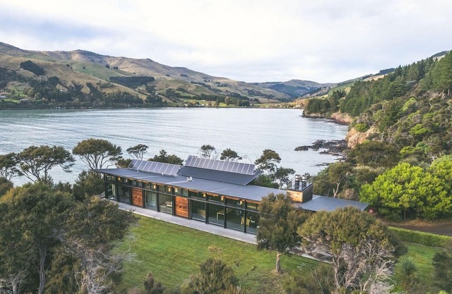 The Point - Luxury Holiday Home in Pigeon Bay
