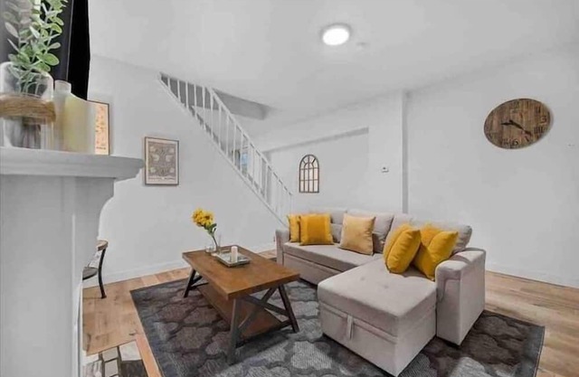 3 Bedroom 718364 by Houzlet