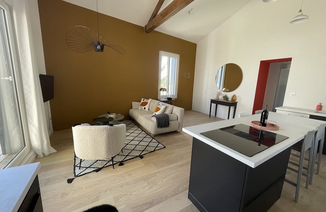 T3 apartment in traditional stone Mediterranean farmhouse