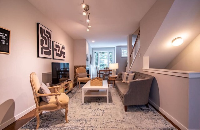 Heart of Capitol Hill Townhouse w/Parking & A/C