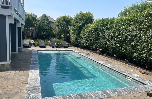 Loveladies, LBI Bayside sunsets, minutes from the beach, with a pool & 3 decks!