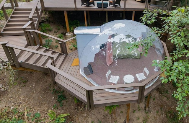 Opal Dome · Spacious Stay w/AC, Hot Tub & Sauna