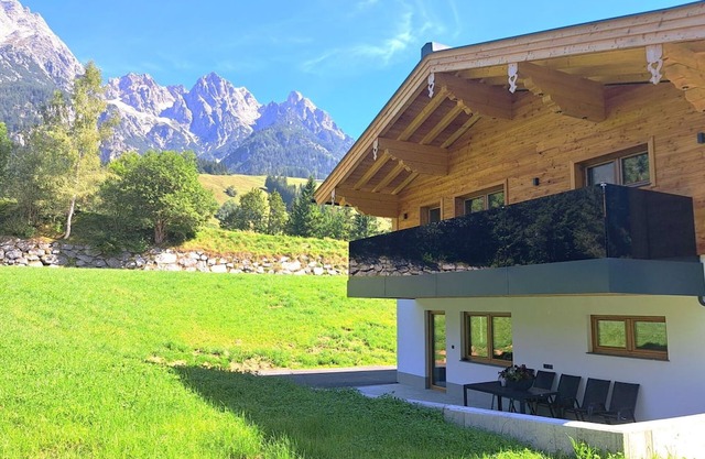Lovely apartment for 6 guests with WIFI, TV, balcony and panoramic view