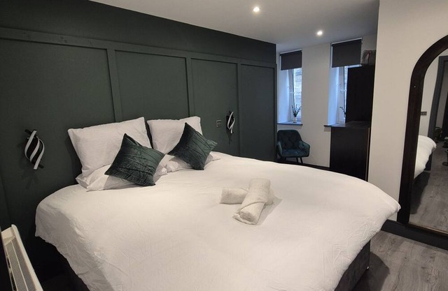 Cotswold Escape - City Centre