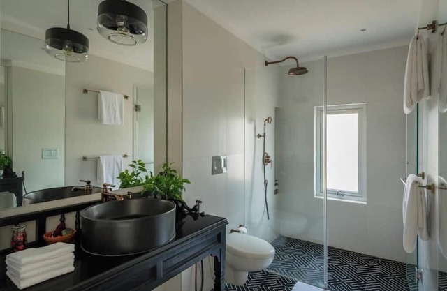 ElReino - 2bhk Designer Apt with Private Garden