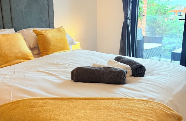 ExclusiveStay Terrace Entertainment Lounge 1-8 Opposite Piccadilly Line