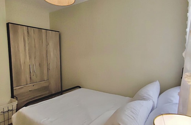Charming 2-bedroom apartment in delightful Dumaguete City with AC