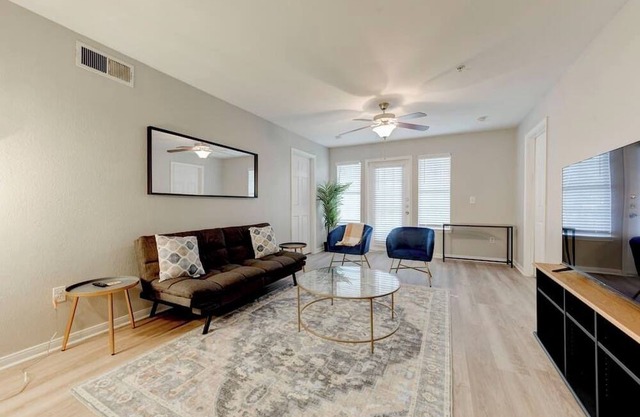 Spacious/Modern 4Bd/4Ba