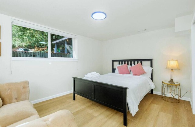 Waterfront 3BR Lower Unit with Scenic Views