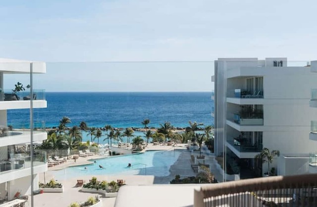 Oceanfront 3BR Top-Floor Suite by Bocobay