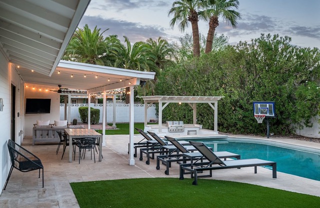 Modern Retreat with Pool, Fire Pit & Outdoor Living