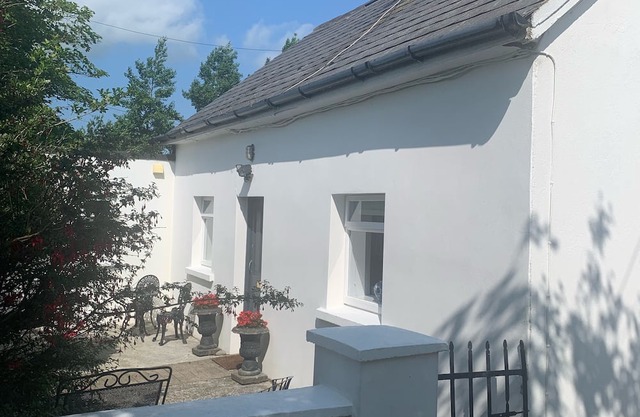Traditional Irish Cottage - close to The Wild Atlantic Way