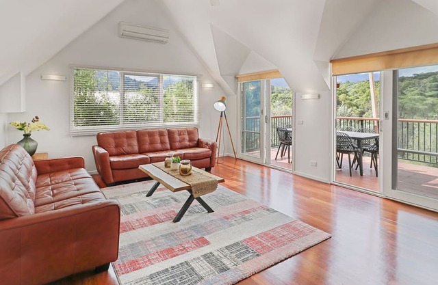 Jarrah House - Sleeps 10 - Merrijig
