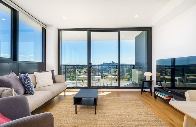 NEW TO VRBO: Bright 1BR Apartment with Stunning Views
