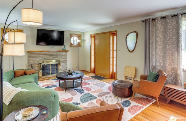 < 1 Mi to Dtwn Tiffin: Home w/Outdoor Space!