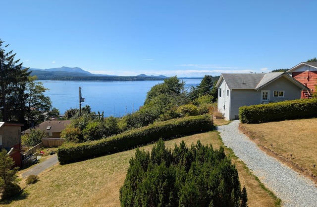The Founder's Vista Suite, Spacious, Panoramic Ocean Views
