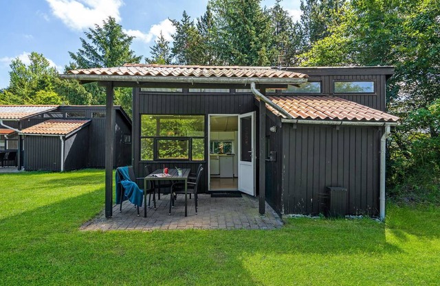 1 bedroom lovely home in Hampen