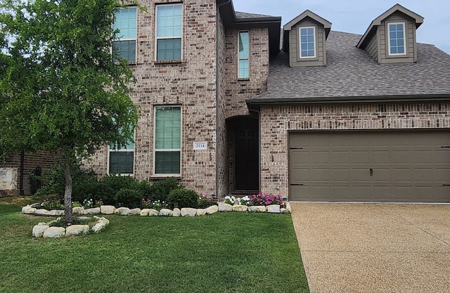 3-bedroom house in wonderful Melissa with amenities that sleeps six guests.
