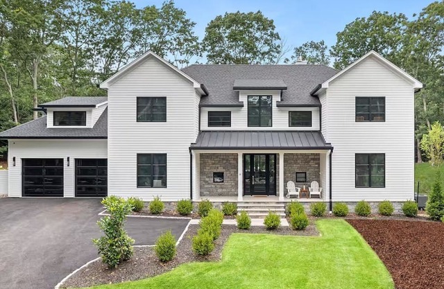 Gorgeous 5-Bedroom House in East Hampton