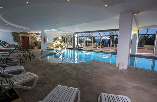 Room with Captivating Views, Close to Beaches and Civic Center Bariloche