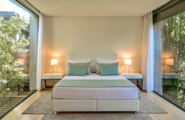 Seaside Adventure: Beach Houses with Tennis, Near Sado Emotion - Free Parking!