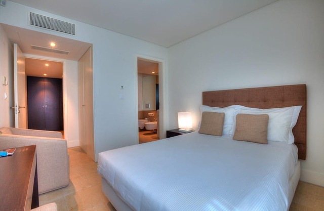 Sado River Charm: 2 Studio Apartments w/ Kitchens, Kid Friendly & Free Parking!