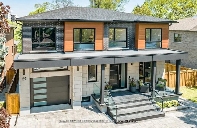 Luxury Executive Home close to Golf Course