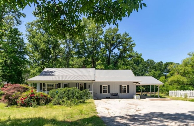 Rustic Pond Retreat w/Hot Tub & Fishing Gear
