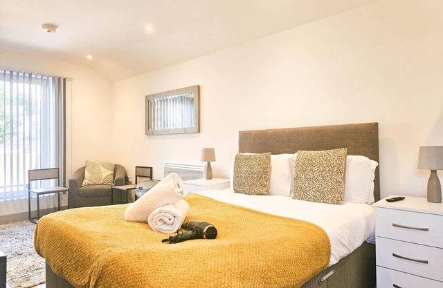 Churchill Studio - 1 Bedroom Studio - Uplands