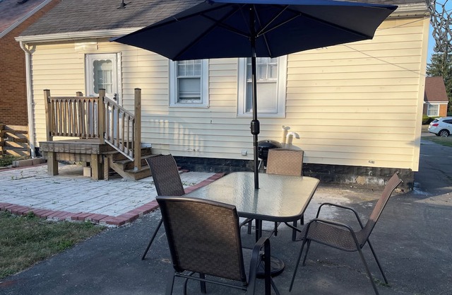 Spacious 4-Bedroom Home Near Buffalo Airport & Downtown 2 Full Baths