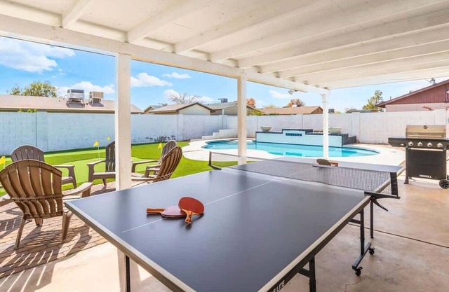 *NEW* Southwest Pool Oasis! Ping Pong & Mini Golf!